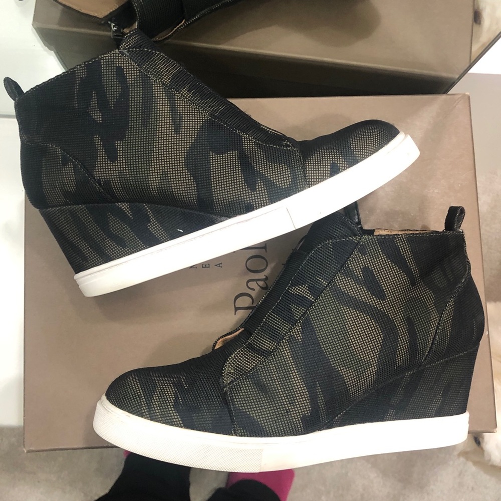 Linea Paola Felicia Camo Wedge 7.5